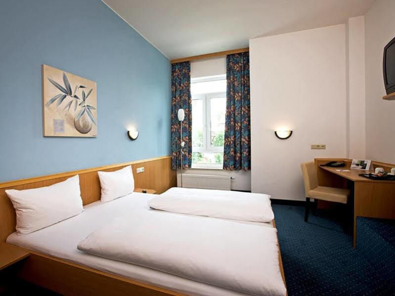 DORMERO Hotel Bretten Esterno foto