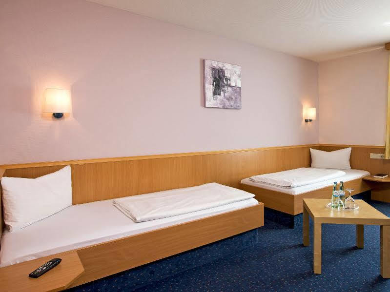 DORMERO Hotel Bretten Esterno foto